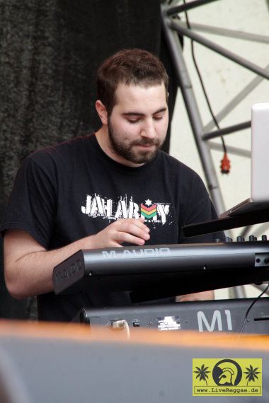 Iriepathie - 26. Summer Jam Koeln  Green Stage - 01.07.2011 (7).JPG